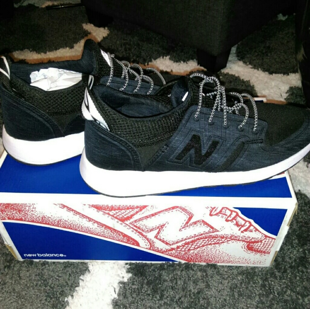 Women's new balance shoes 7